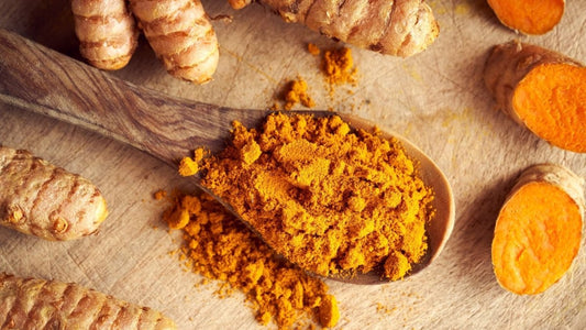 Curcuma : L'Épice Magique pour Sublimer Votre Peau, Vos Cheveux et Votre Santé