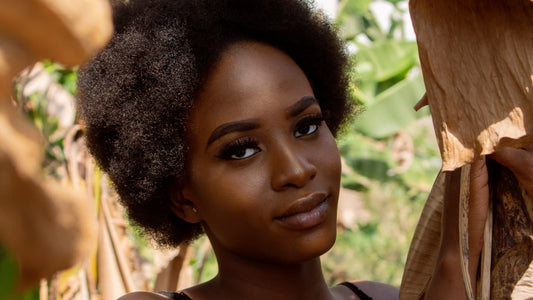 Protéger sa peau noire du soleil : Pourquoi c'est important et comment le faire