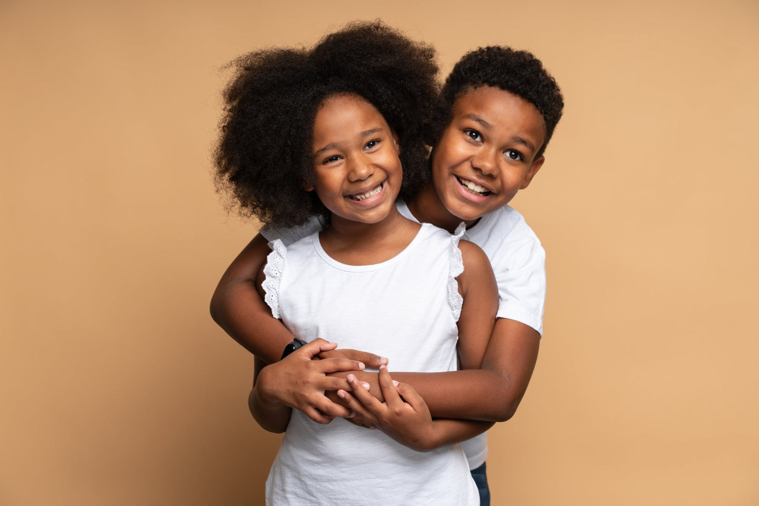 Cheveux frisés à crépus enfants